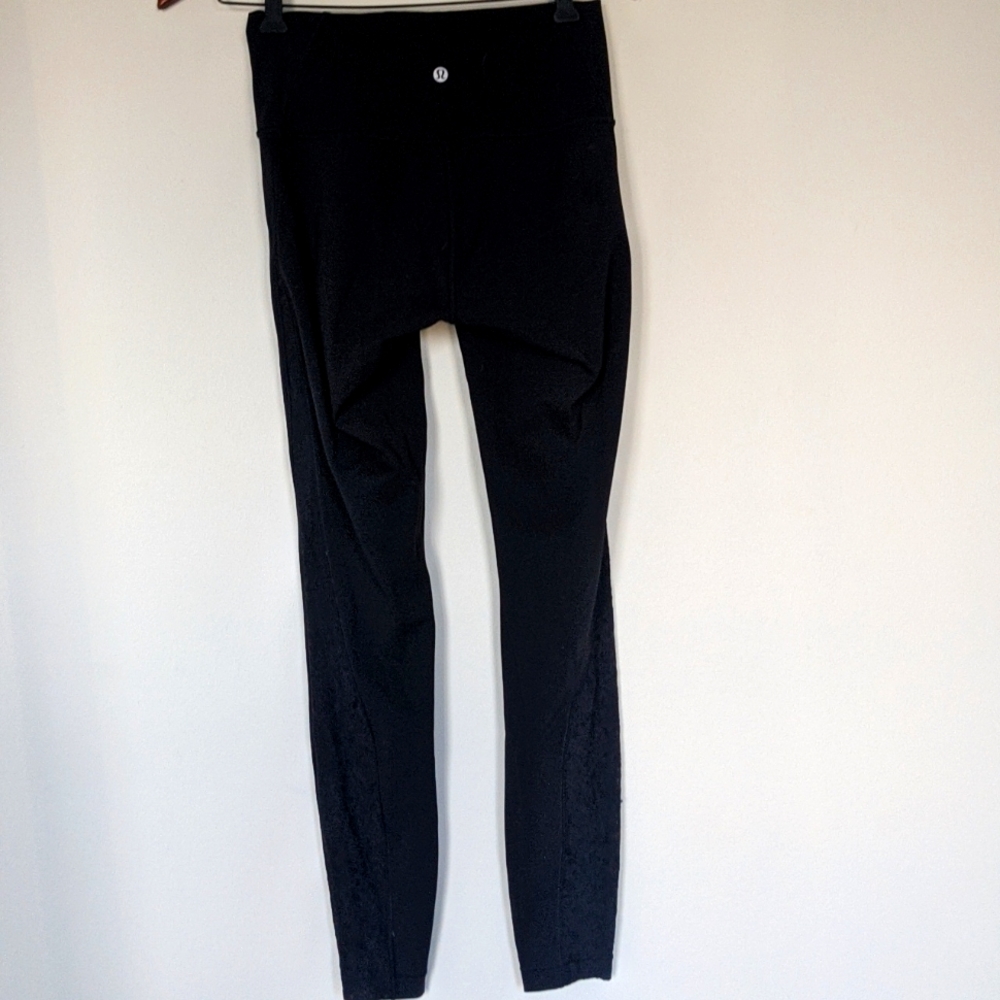 Lululemon luxtreme/lace black leggings